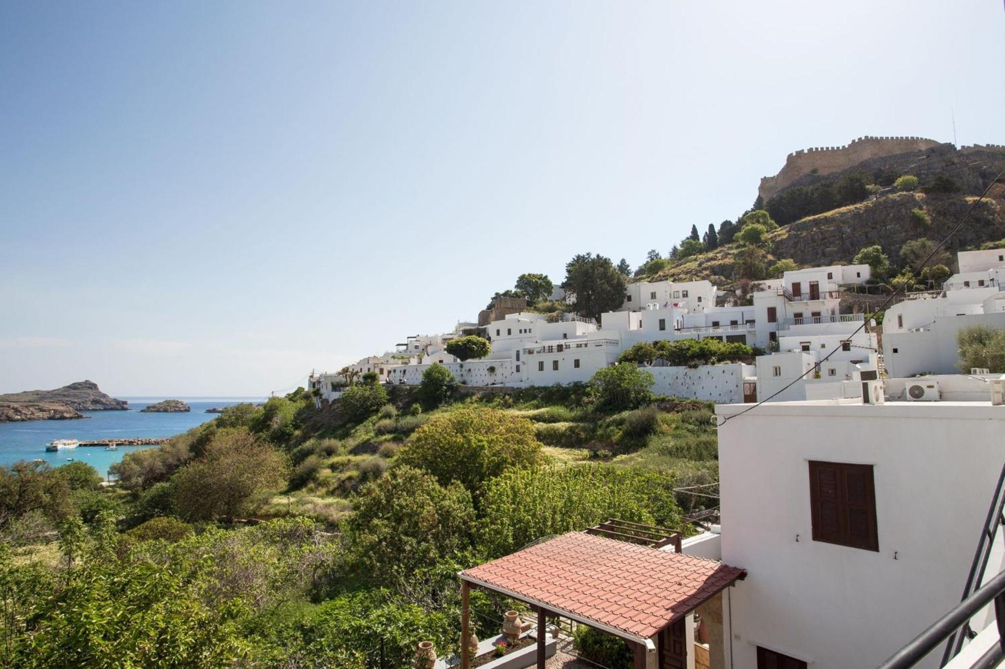 Villa Thalassa 2 Cozy Greek Comfort Private Shaded Courtyard Outdoor Dining Bbq Steps From *